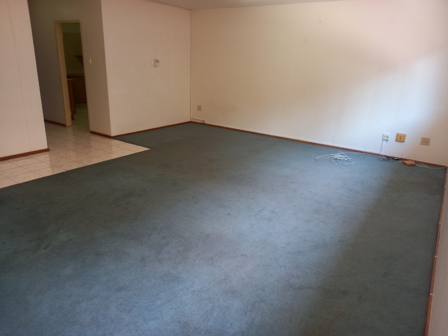 To Let 2 Bedroom Property for Rent in Aberdeen Eastern Cape